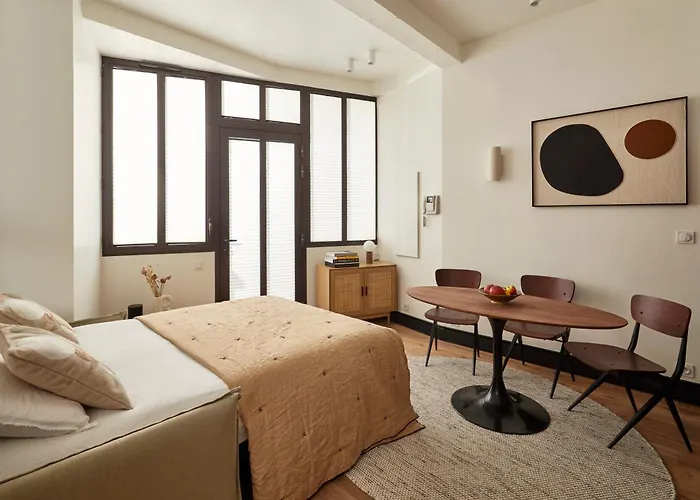 Cosy 1Br With Outside Space Near Canal Saint Martin